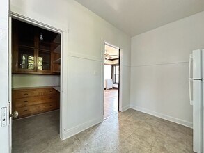 2424 N Sawyer Ave in Chicago, IL - Building Photo - Building Photo