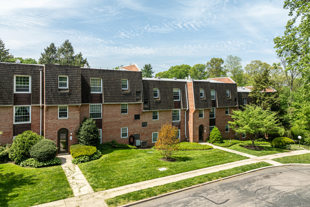 Gypsy Lane Condominiums in Philadelphia, PA - Building Photo