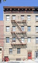 25-18 18th St in Long Island City, NY - Building Photo - Building Photo