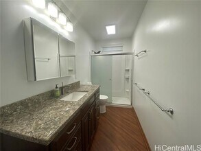 1316 Ala Kika Pl in Honolulu, HI - Foto de edificio - Building Photo