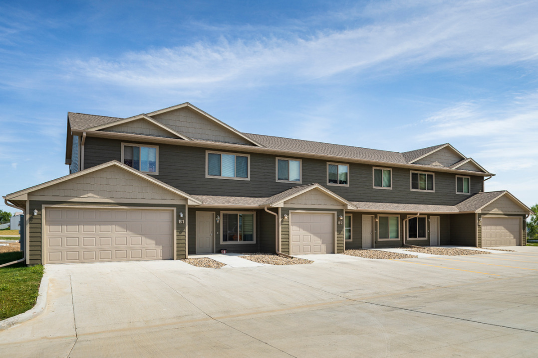 Westbrook Estates in Yankton, SD - Foto de edificio