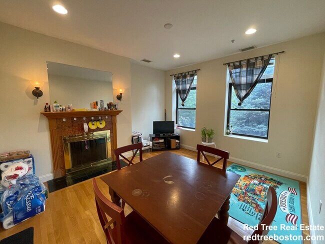 1801 Beacon St in Brookline, MA - Building Photo - Building Photo