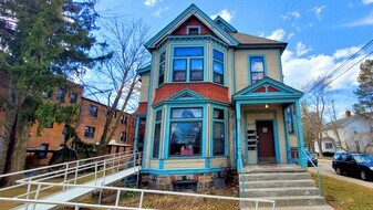 217 N Washington St in Ypsilanti, MI - Building Photo