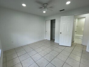 18605 NW 52nd Path in Miami Gardens, FL - Building Photo - Building Photo