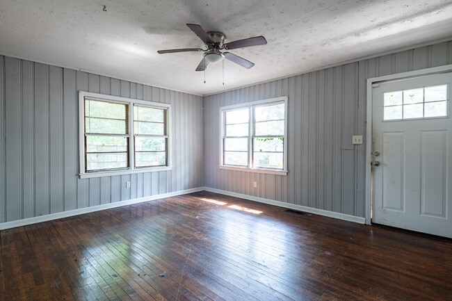property at 1119 Regent St SW