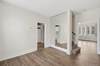 220-20 Garth Rd in Scarsdale, NY - Building Photo - Building Photo