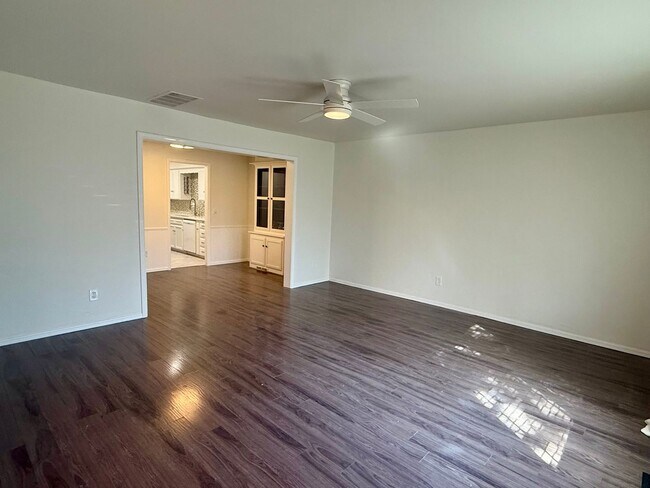 3007 W Wilshire Blvd in Oklahoma City, OK - Building Photo - Building Photo