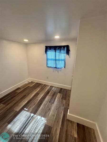 42 SW 11th St, Unit B in Dania Beach, FL - Building Photo - Building Photo