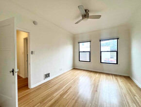 132 N Harper Ave in Los Angeles, CA - Building Photo - Building Photo