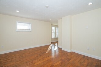 13 Seward St-Unit -2 in Worcester, MA - Building Photo - Building Photo