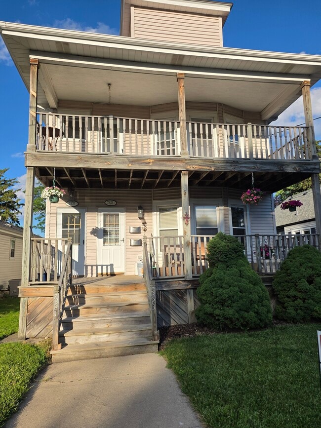 7321 26th Ave, Unit Upper