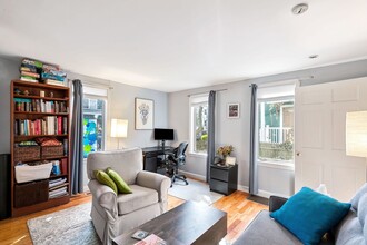 7 Cottage St, Unit 7 in Cambridge, MA - Foto de edificio - Building Photo