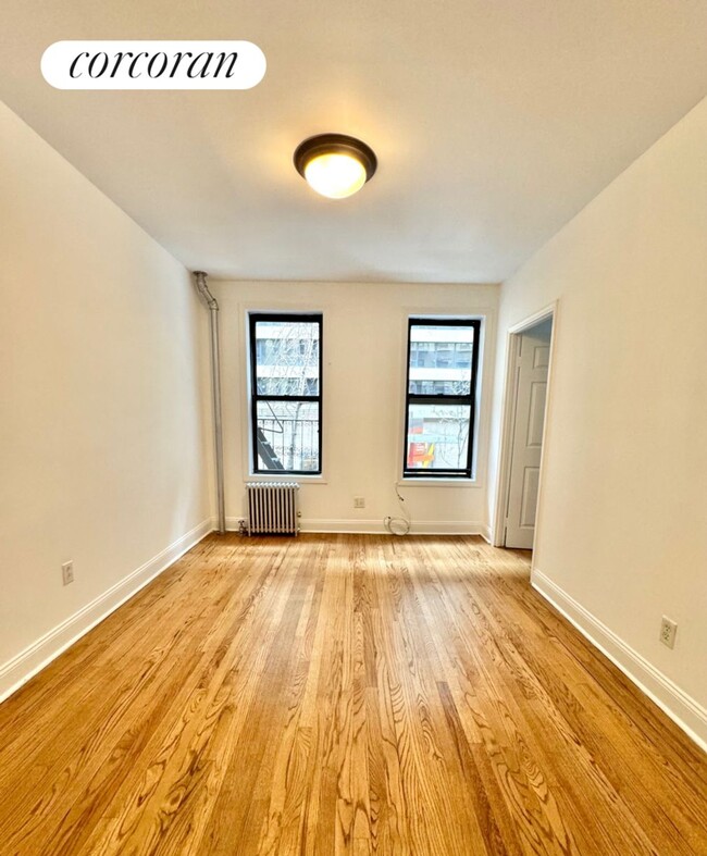 413 E 70th St in New York, NY - Building Photo - Building Photo