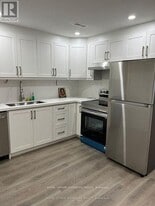 22 Temple Manor Rd in Brampton, ON - Building Photo