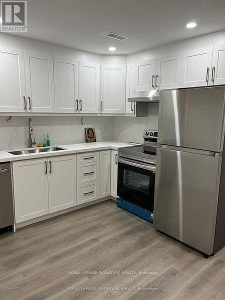 22 Temple Manor Rd in Brampton, ON - Building Photo