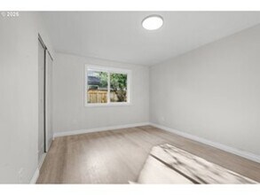 14617 SE 9th St in Vancouver, WA - Foto de edificio - Building Photo