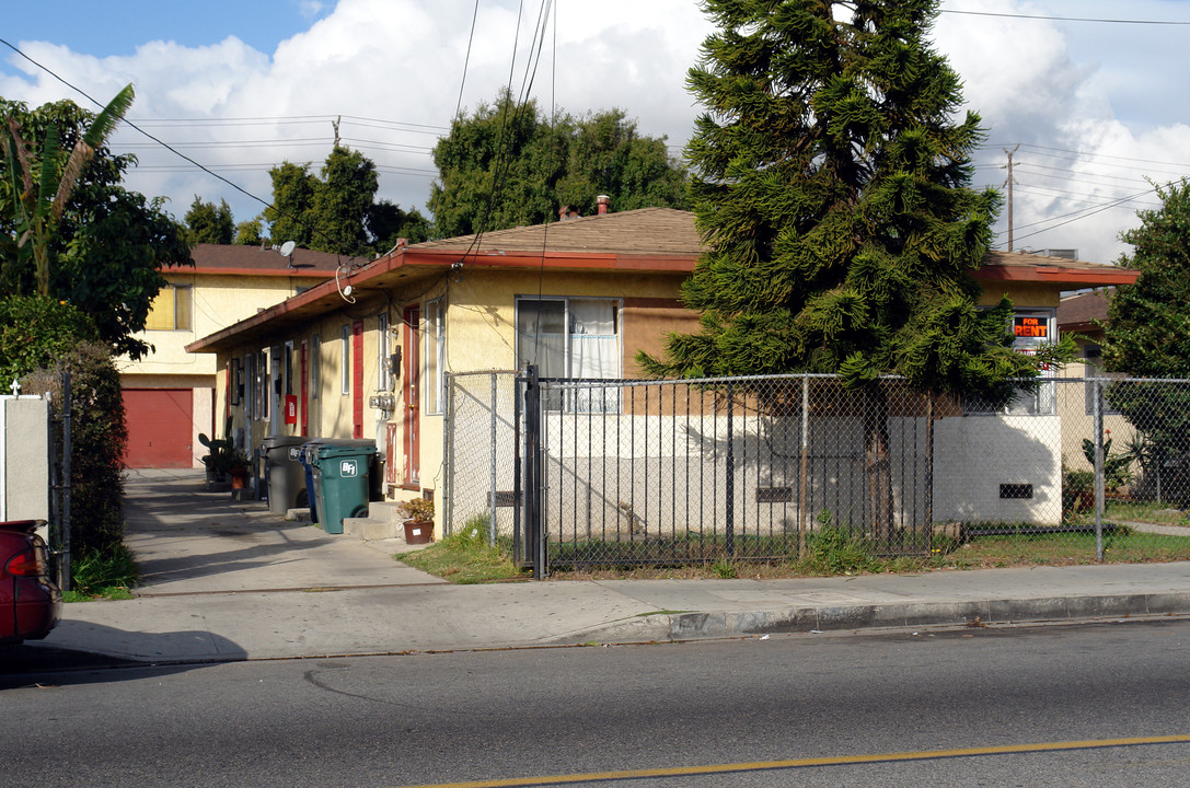 10511 S Inglewood Ave in Inglewood, CA - Building Photo