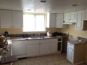 44908 Logue Ave in Lancaster, CA - Building Photo - Building Photo