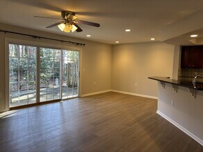 7733 Falcon Rest Cir in Raleigh, NC - Building Photo - Building Photo