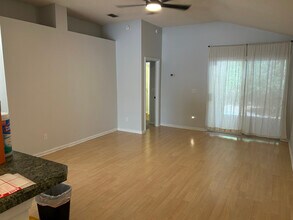 10389 Brookwood Bluff Rd N in Jacksonville, FL - Foto de edificio - Building Photo