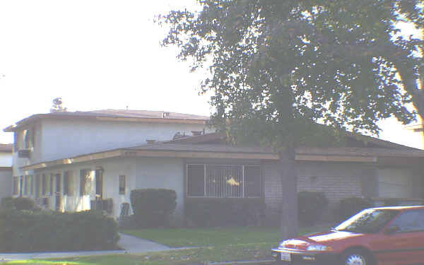 405 Terry Way in Upland, CA - Building Photo - Building Photo