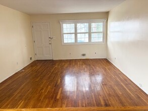 107 Ebony St in Staten Island, NY - Building Photo - Building Photo