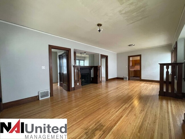 property at 1908 S Cypress St