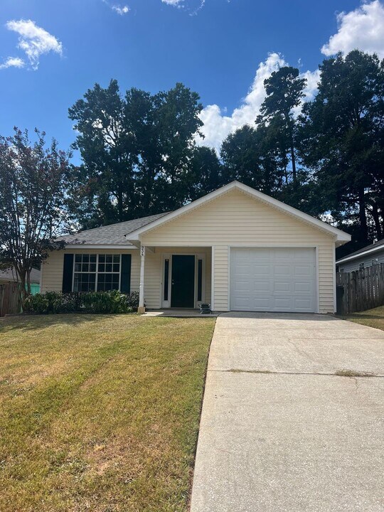 Single Family Home North Dean Area in Auburn, AL - Building Photo