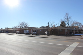 3445 Sheridan Blvd in Wheat Ridge, CO - Foto de edificio - Other