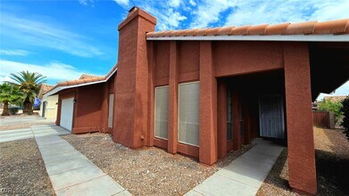7424 W Fort Wilkins Dr in Las Vegas, NV - Building Photo - Building Photo