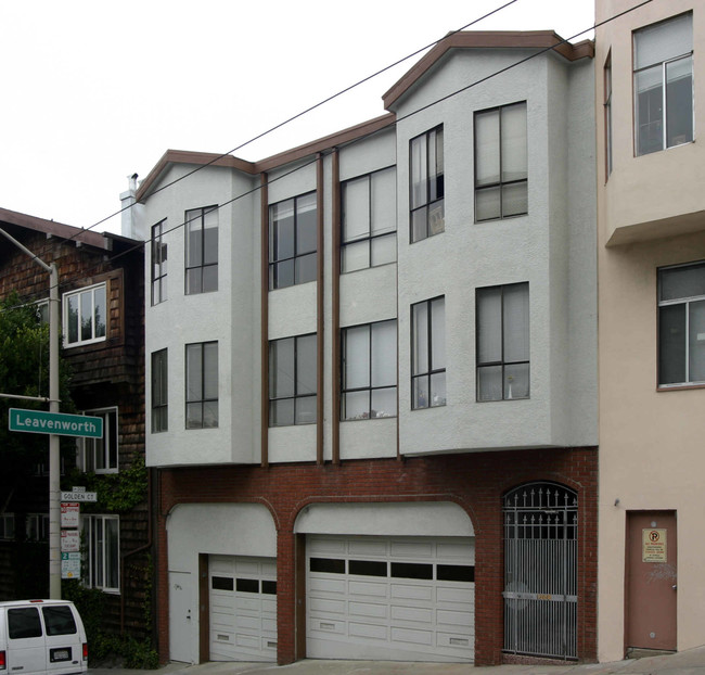 1368 Sacramento St in San Francisco, CA - Building Photo - Building Photo