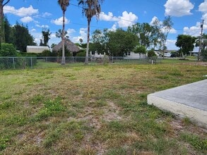 13032 Ninth St in Ft. Myers, FL - Building Photo - Building Photo