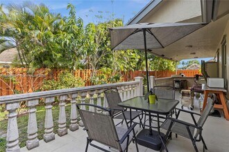 900 SW 150th Ave in Sunrise, FL - Building Photo - Building Photo
