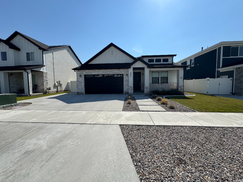 2957 S 2600 W St in Syracuse, UT - Building Photo