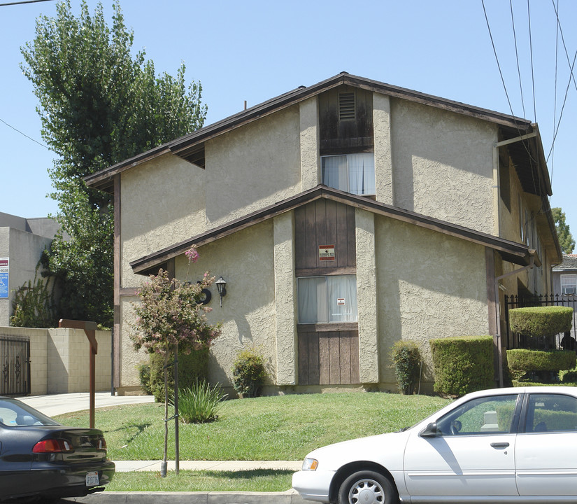 15 E Beacon St in Alhambra, CA - Building Photo