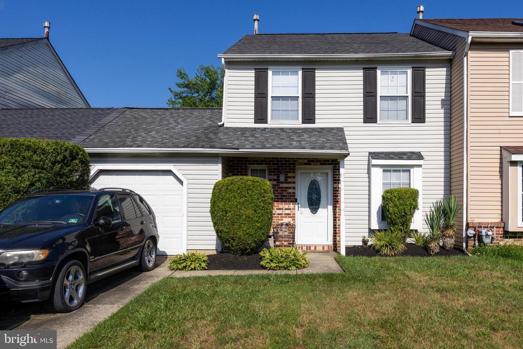 13 Hopewell Ln in Sicklerville, NJ - Building Photo