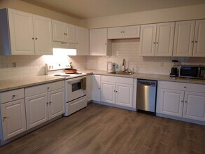 4609 SE 47th Ave in Portland, OR - Building Photo - Building Photo