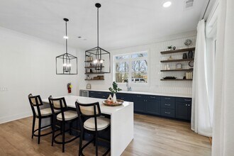 Covey Homes Newnan Village in Newnan, GA - Foto de edificio - Building Photo