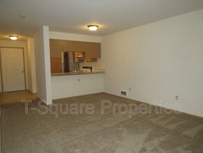 7632 230th St SW in Edmonds, WA - Foto de edificio - Building Photo