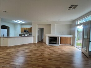 7604 Pennybrook Ct in Las Vegas, NV - Building Photo - Building Photo