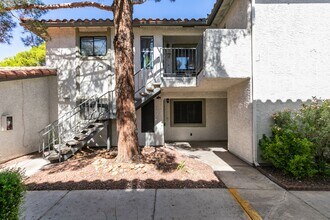 6711 W Charleston Blvd in Las Vegas, NV - Building Photo - Building Photo