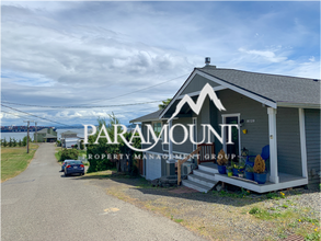 8028 E Daniels Loop in Port Orchard, WA - Building Photo - Building Photo