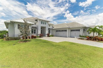 6051 Plana Cays Dr in Naples, FL - Foto de edificio - Building Photo