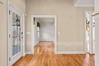 1019 W Oceanview Rd in Charleston, SC - Building Photo - Building Photo