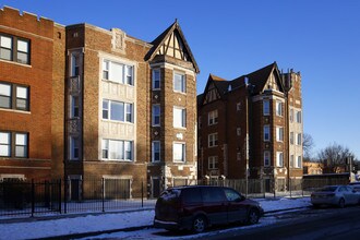 8251 S Ellis Ave Chicago, IL 60619 in Chicago, IL - Building Photo - Building Photo