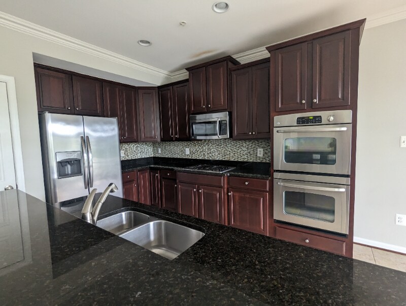 2613 Eastbourne Dr in Leesylvania, VA - Building Photo