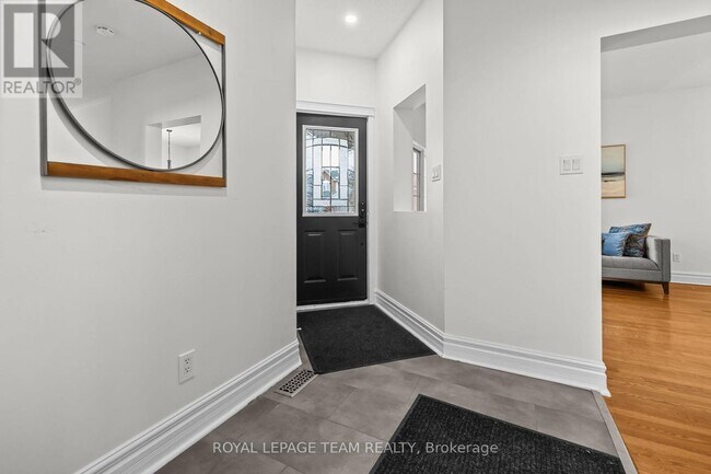 30 New Deighton Cres in Ottawa, ON - Building Photo - Building Photo