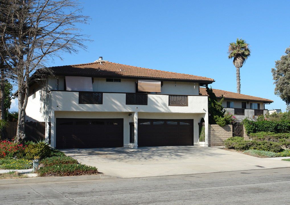 4901-4909 Dunes St in Oxnard, CA - Building Photo