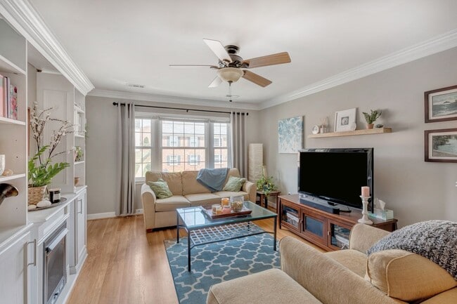property at 2421 Barracks Pl