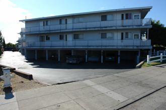 Oakwood Apartments in Sunnyvale, CA - Building Photo - Building Photo